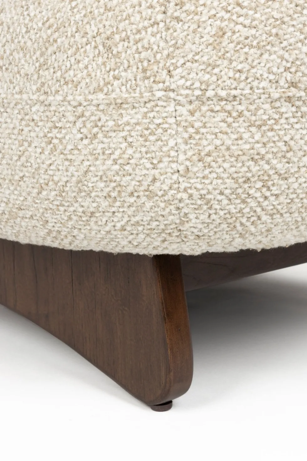 Fauteuil lounge en tissu beige et bois de frêne Loom - Dutchbone