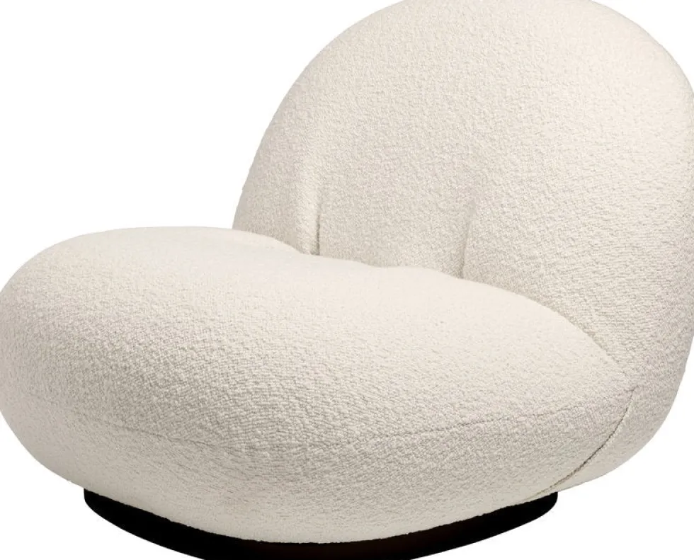 Fauteuil lounge en tissu karakorum dedar blanc et métal noir Pacha - Gubi