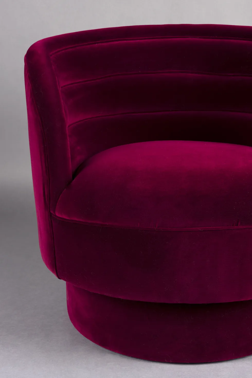 Fauteuil pivotant en velours rouge 77x79x78cm Dorothy - Dutchbone