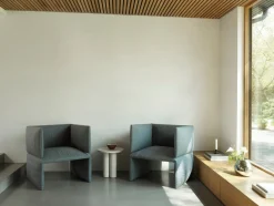 Fauteuil rembourré en tissus gris hallingdal 126 Fold - Normann copenhagen