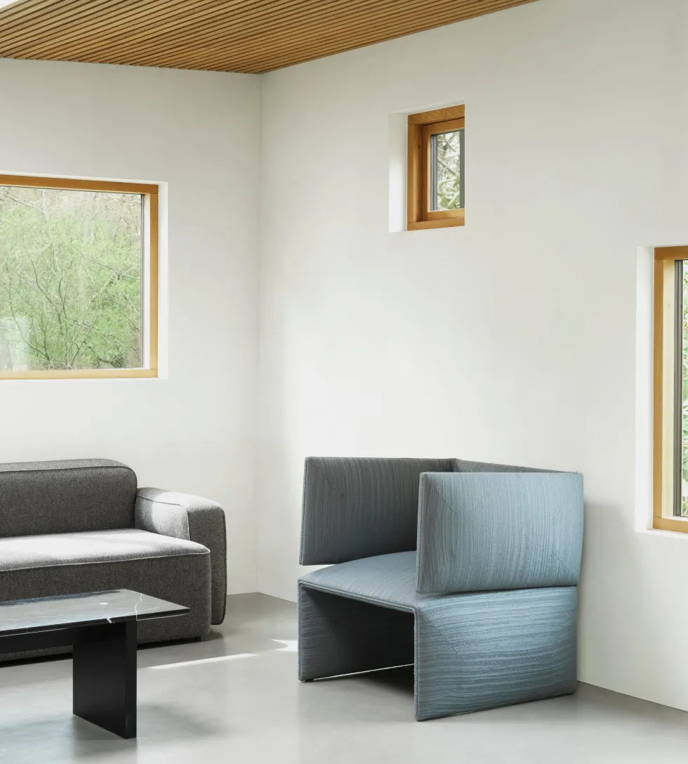 Fauteuil rembourré en tissus gris hallingdal 126 Fold - Normann copenhagen