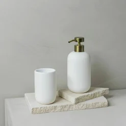 Gobelet en céramique blanche Lotus - Mette Ditmer