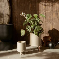 Grand cache-pot en acier beige Bau Pot - Ferm Living