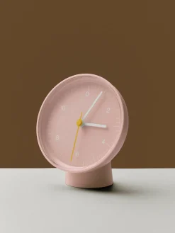 Horloge de table en métal rose 13 cm - HAY