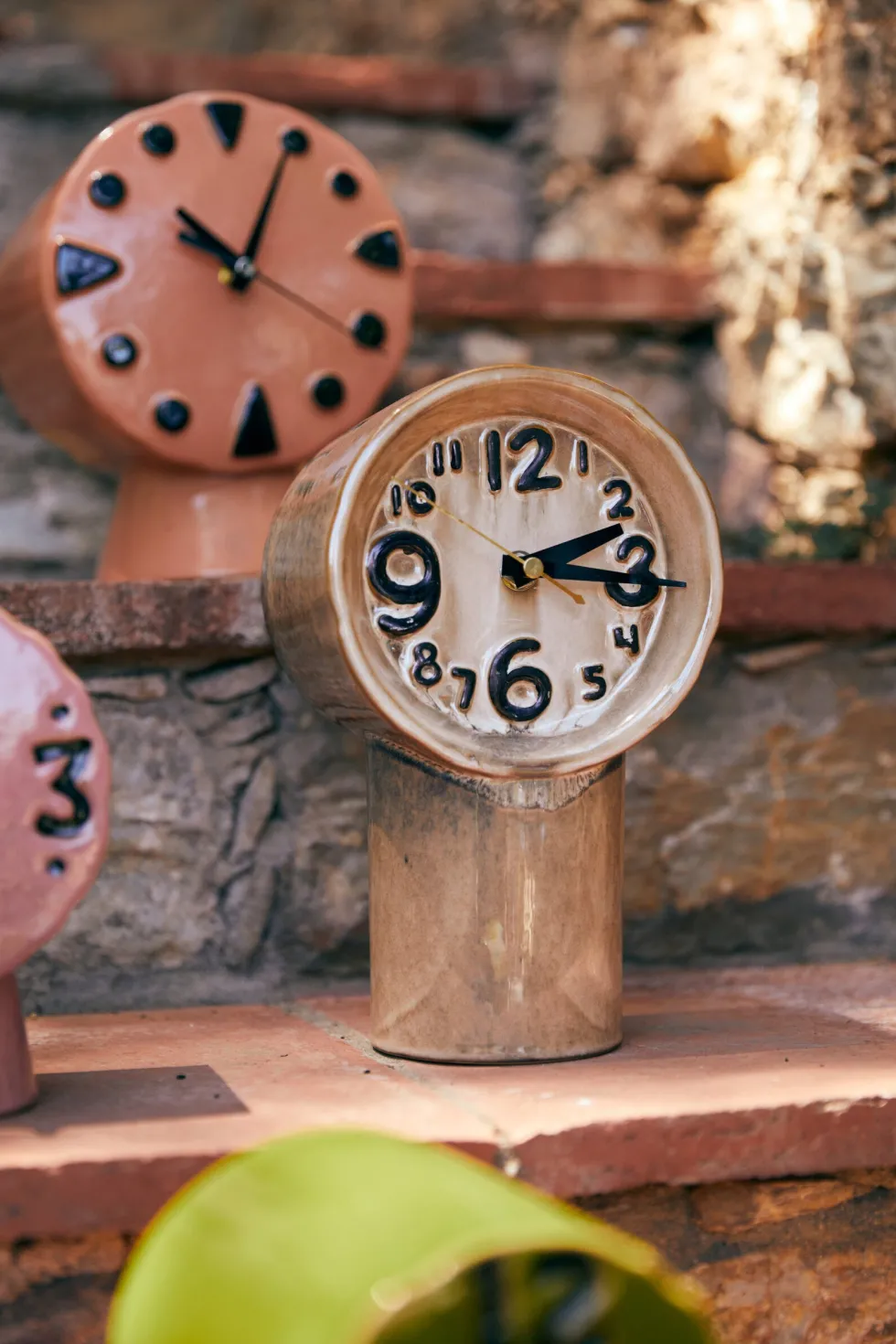 Horloge rétro en céramique crème 23,5cm - HKLIVING