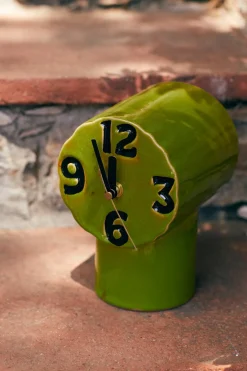 Horloge rétro en céramique olive 17,5cm - HKLIVING