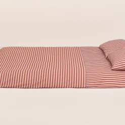 Housse de couette lit double en popeline de coton bio à rayures rouge et rose 240 x 220 cm Leonard - Nobodinoz