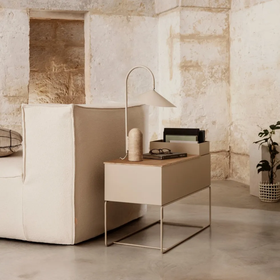 Jardinière avec pieds bas en métal noir - Ferm Living