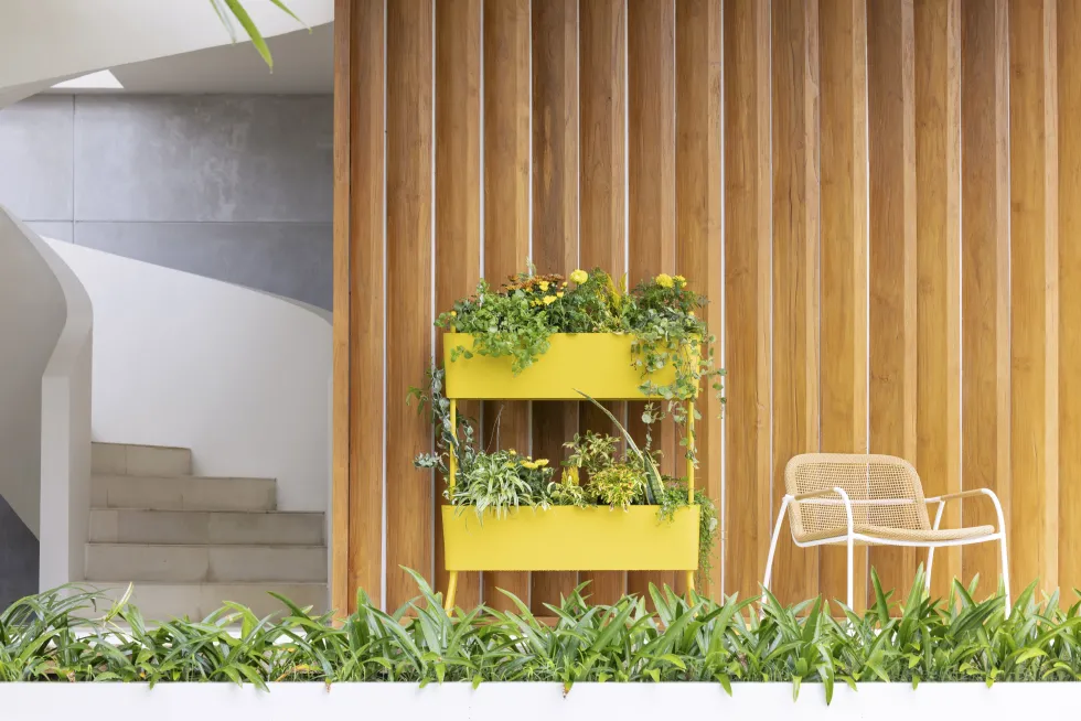 Jardinière en aluminium moutarde 100x208x29cm Greens Trio - Maiori