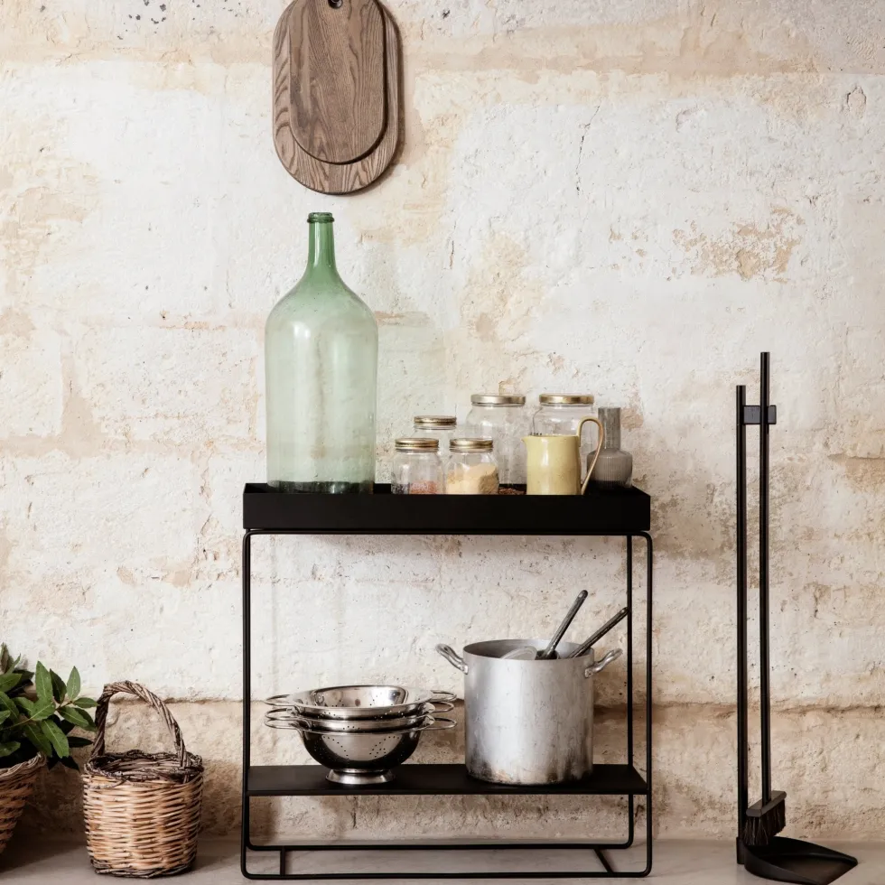 Jardinière sur pieds en métal beige - Ferm Living