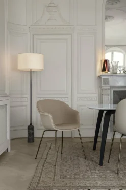 Lampadaire blanc base noir Gravity - Gubi
