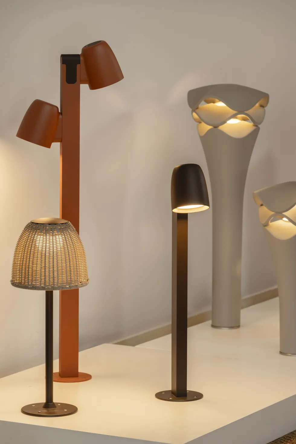 Lampadaire d'extérieur dimmable en polyuréthane gris pierre 52cm Cornet - Bover