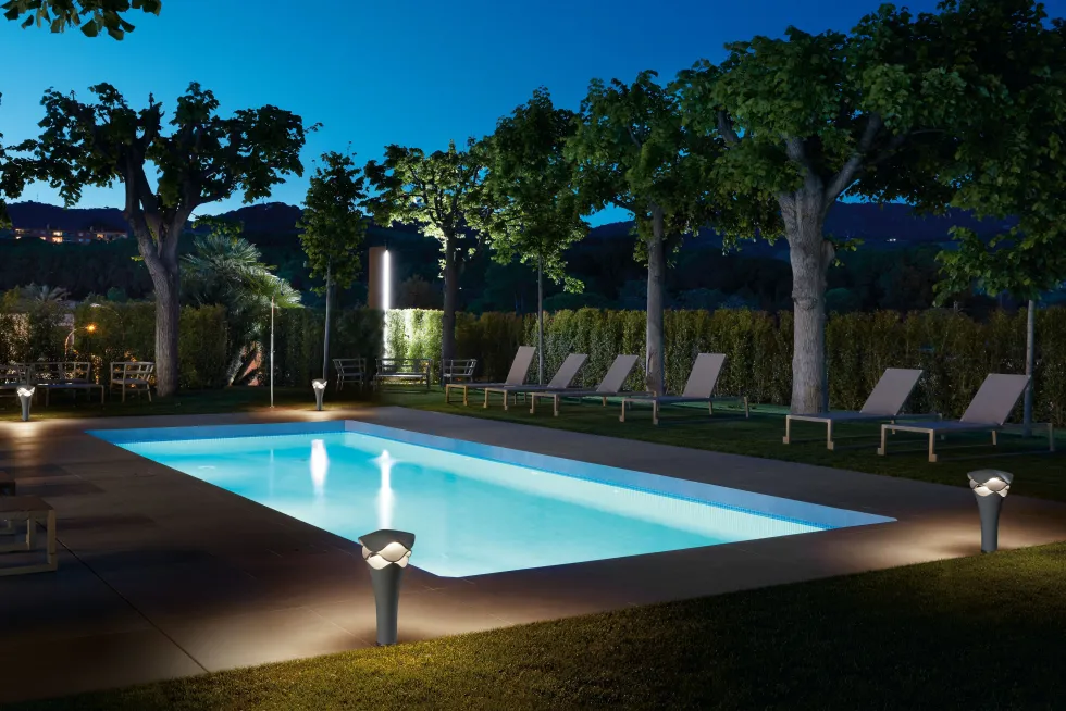 Lampadaire d'extérieur dimmable en polyuréthane gris pierre 52cm Cornet - Bover