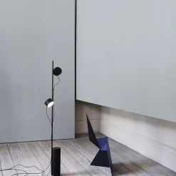 Lampadaire en acier noir Post - Muuto