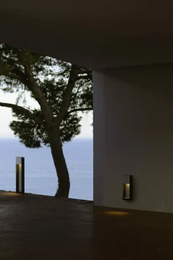 Lampadaire en aluminium gris graphite et blanc Lab B 60 - Marset