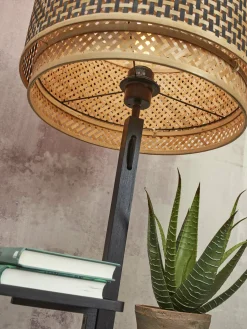 Lampadaire en bambou noir avec abat-jour en bois noir et naturel 160x40 cm Bhoutan - Good & Mojo