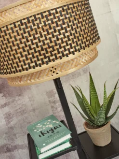 Lampadaire en bambou noir avec abat-jour en bois noir et naturel 160x40 cm Bhoutan - Good & Mojo