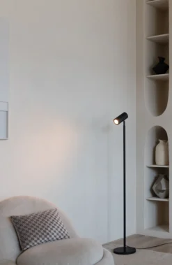 Lampadaire en bambou noir 141cm Java - Good & Mojo