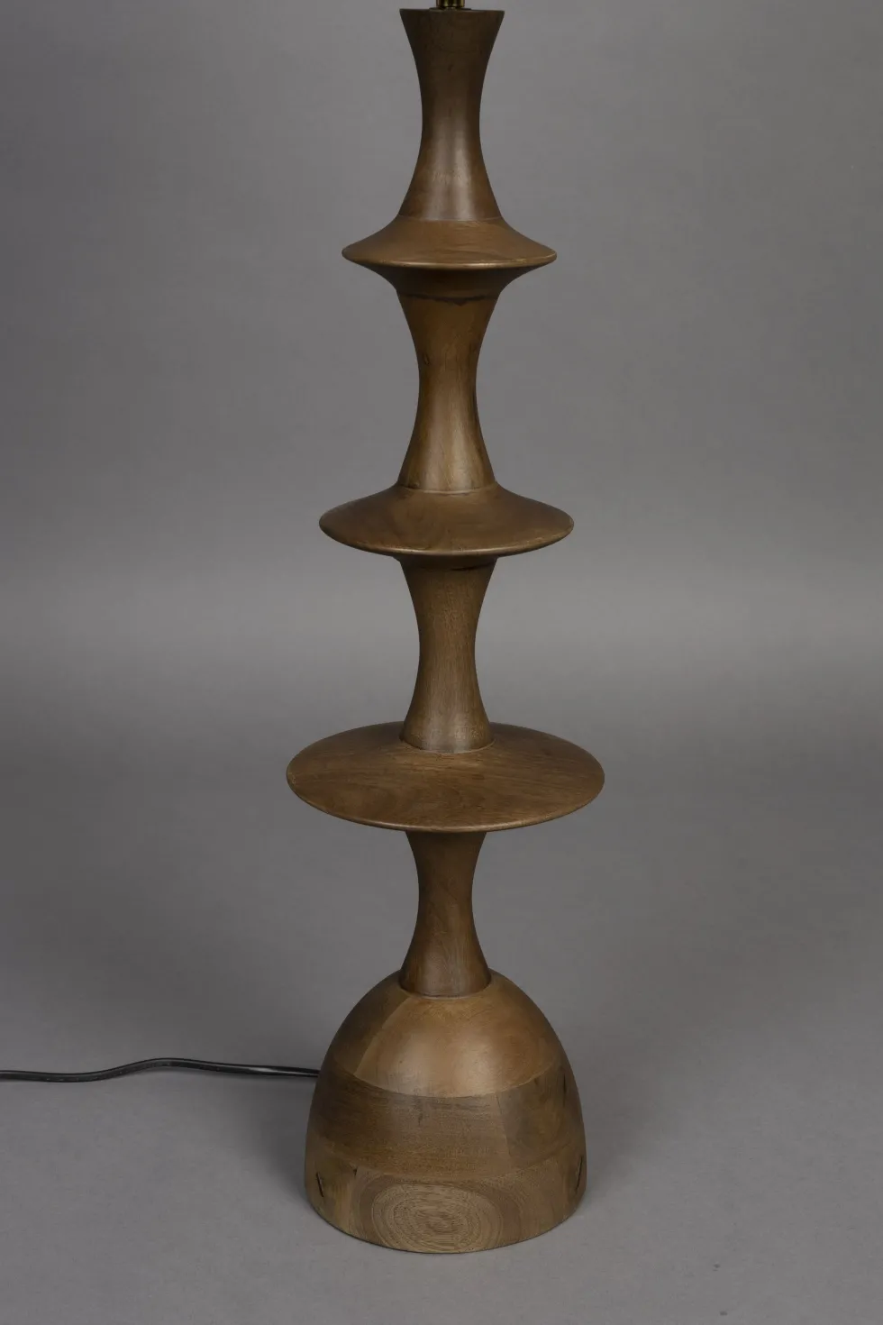 Lampadaire en bois de manguier finition noyer Cath - Dutchbone