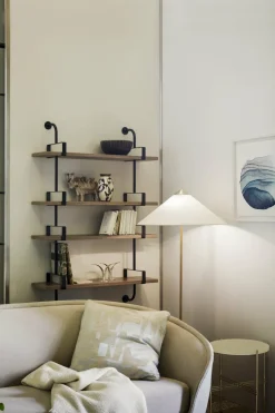 Lampadaire en laiton blanc Modèle 9602 - Gubi