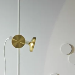 Lampadaire en métal blanc et laiton Blend - Pholc