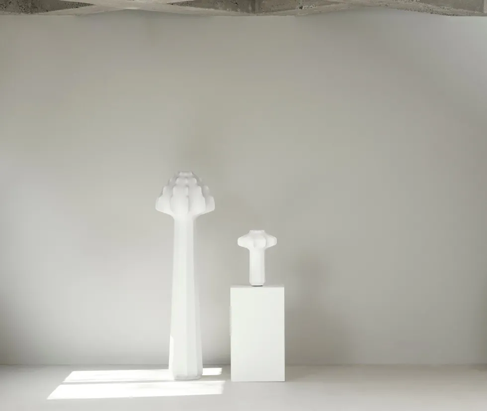 Lampadaire en résine blanc 46x156cm Phantom - Normann Copenhagen