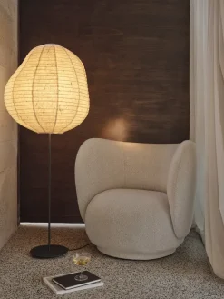 Lampadaire haut en papier washi naturel 137,6cm Kurbis - Ferm Living