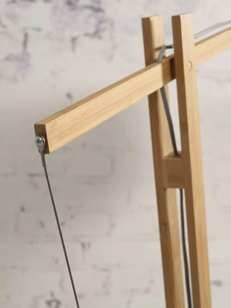 Lampadaire noir en bambou et lin Montblanc - Good & Mojo