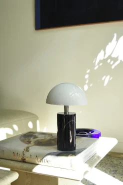 Lampe baladeuse en marbre noir et abat-jour blanc 15x27cm Adei - Baccaris