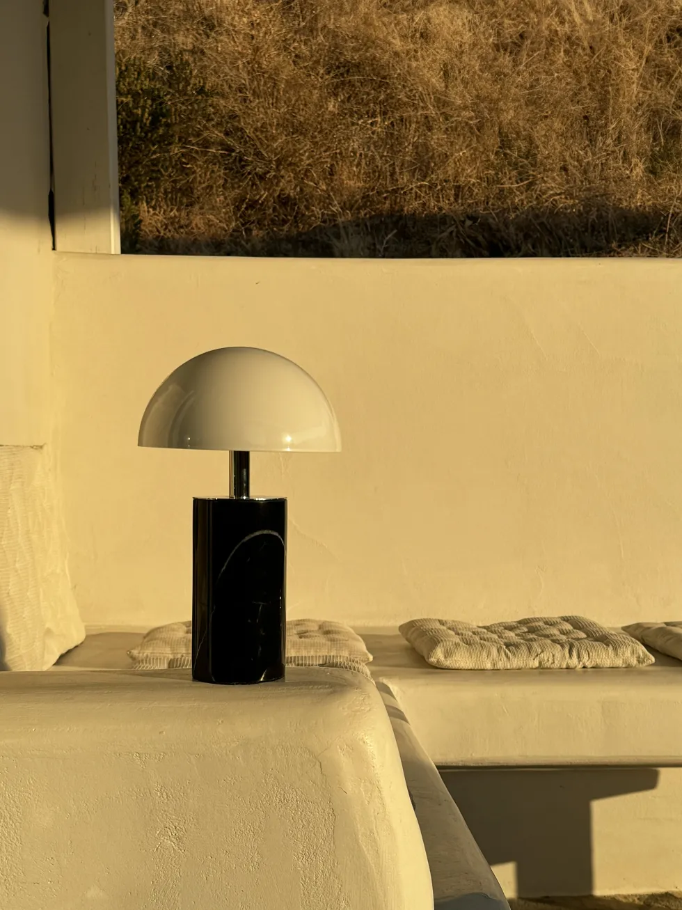 Lampe baladeuse en marbre noir et abat-jour blanc 15x27cm Adei - Baccaris