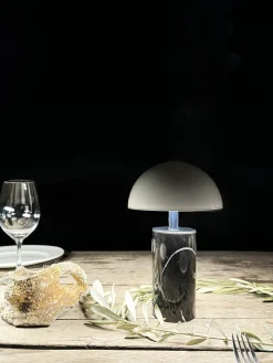 Lampe baladeuse en marbre noir et abat-jour blanc 15x27cm Adei - Baccaris