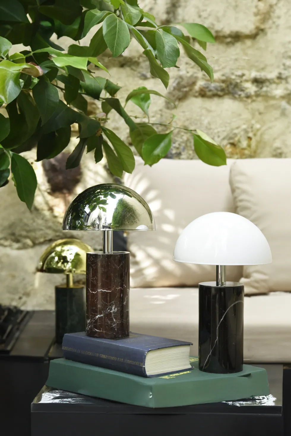 Lampe baladeuse en marbre noir et abat-jour blanc 15x27cm Adei - Baccaris