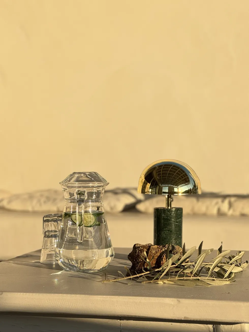 Lampe baladeuse en marbre vert et abat-jour doré 15x27cm Adei - Baccaris
