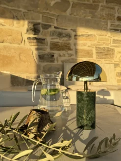 Lampe baladeuse en marbre vert et abat-jour doré 15x27cm Adei - Baccaris