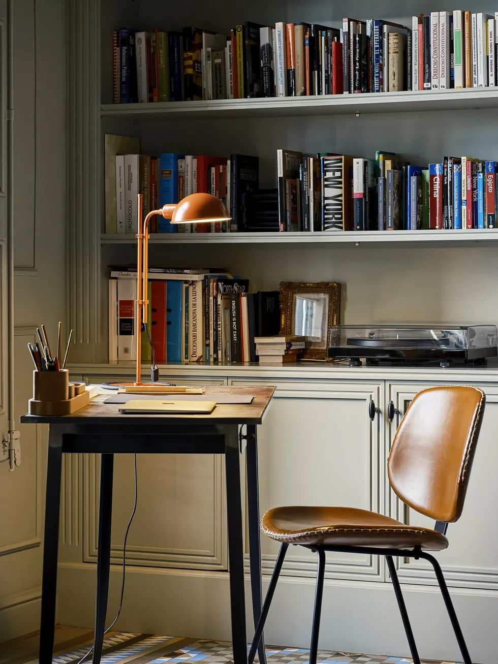 Lampe de bureau en fer terracotta Funiculi S - Marset