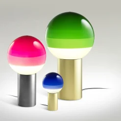 Lampe de bureau en métal et verre soufflé vert et doré Dipping - Marset