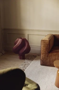Lampe de sol rouge cerise 63cm Soft serve mega - Crème Atelier