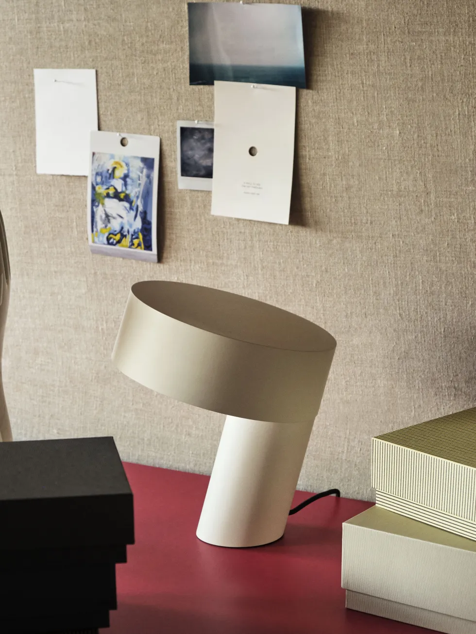 Lampe de table en aluminium blanc Slant - Hay