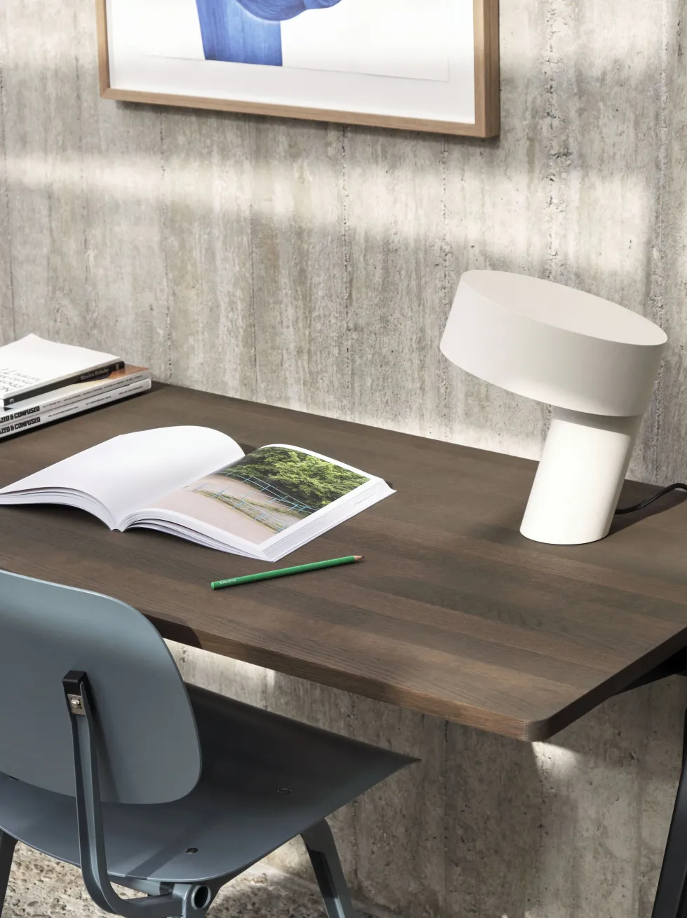 Lampe de table en aluminium blanc Slant - Hay
