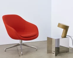 Lampe de table en aluminium kaki Slant - Hay