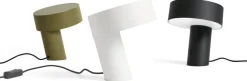 Lampe de table en aluminium noir Slant - Hay