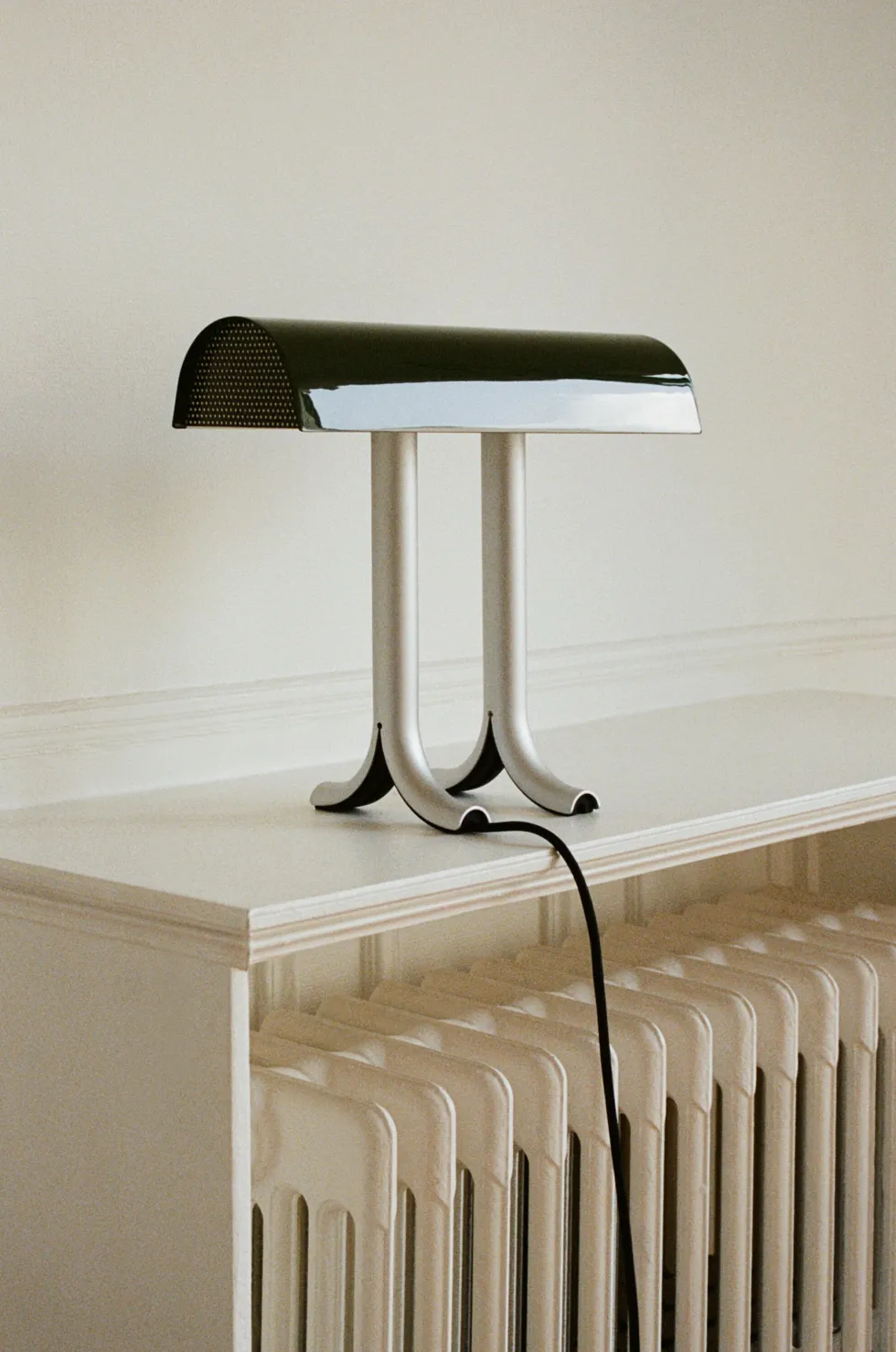Lampe de table fer noir Anagram - HAY