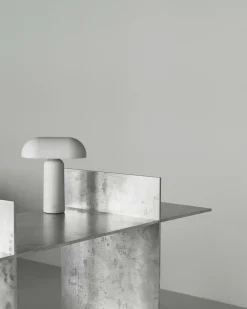 Lampe de table grise Porta - Normann Copenhagen