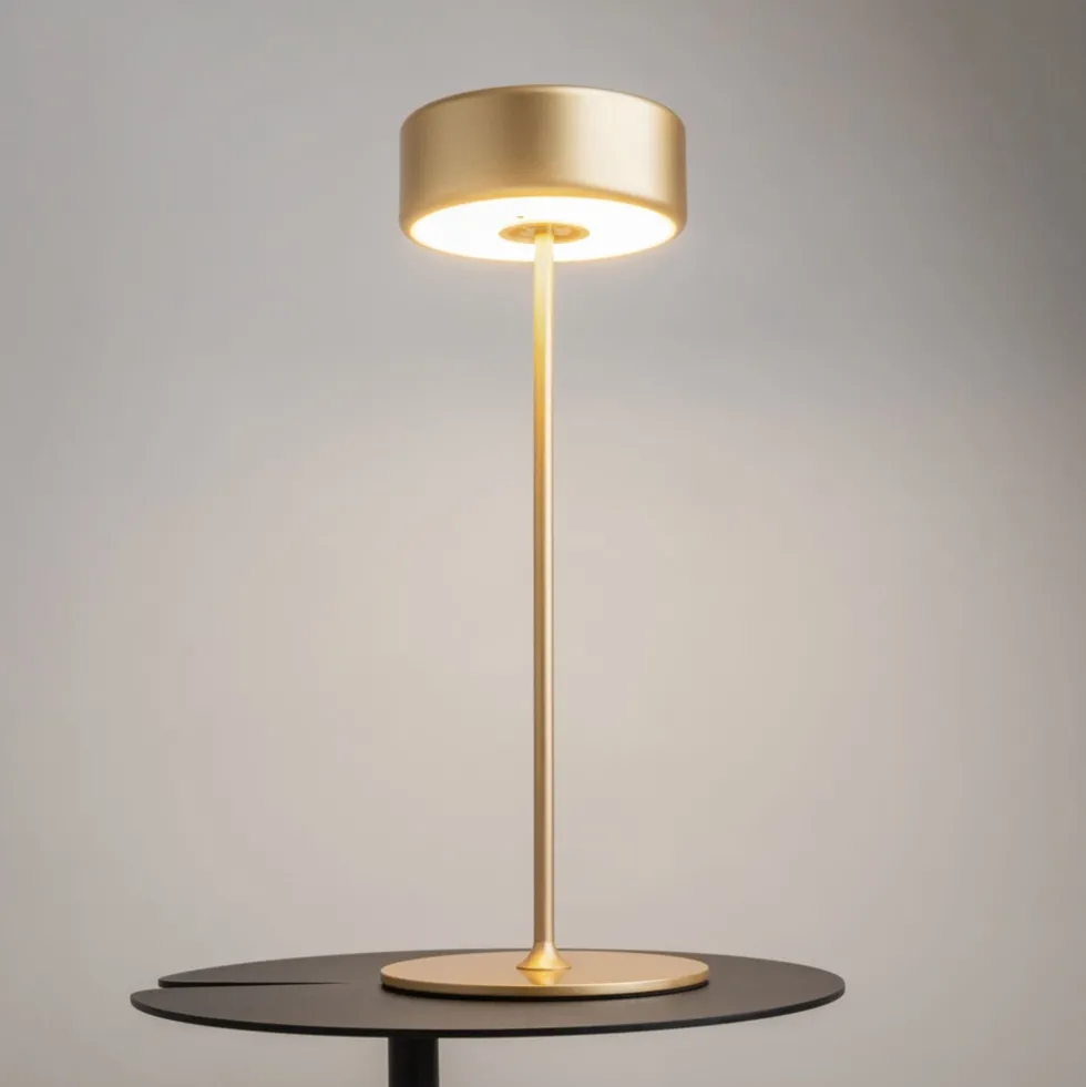 Lampe de table portable en aluminium doré 12x34,5cm AI Collaboration - Maytoni