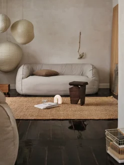 Lampe de table portable en plastique et acier laiton 15,5cm Vuelta - Ferm Living