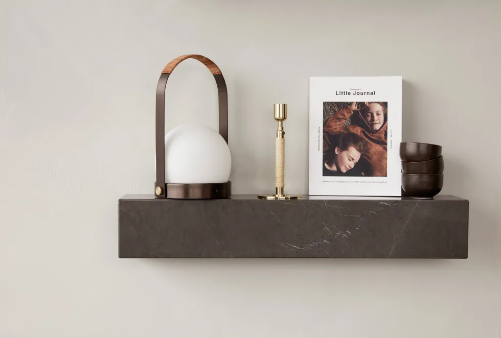 Lampe de table portable en verre et laiton 13,5x24,5cm Carrie - Audo