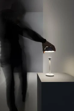 Lampe de table sans fil noir mat Firefly - Panzeri