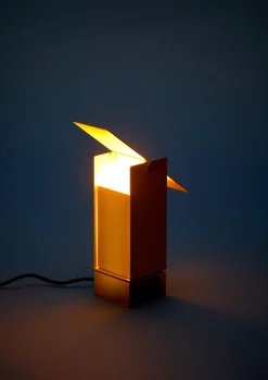 Lampe pivotante en acier jaune 22,5x8cm - Moebe