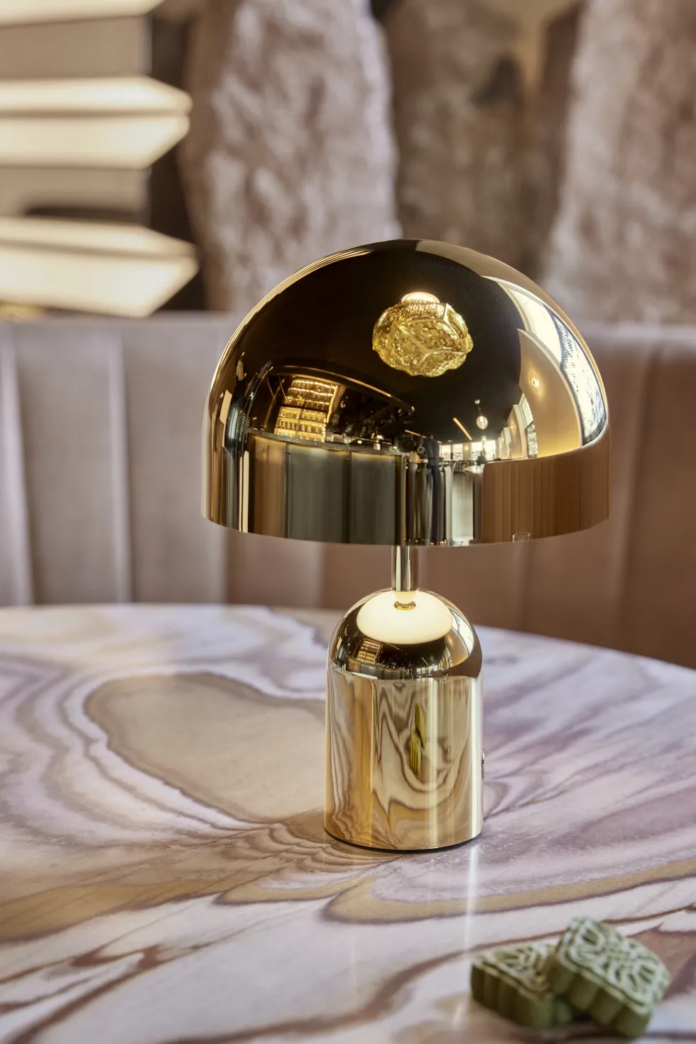 Lampe portable en abs doré 28cm Bell - Tom Dixon