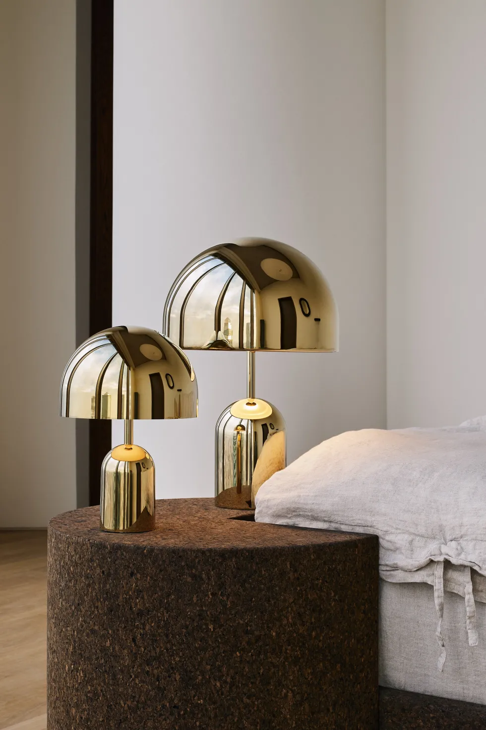 Lampe portable en abs doré 28cm Bell - Tom Dixon